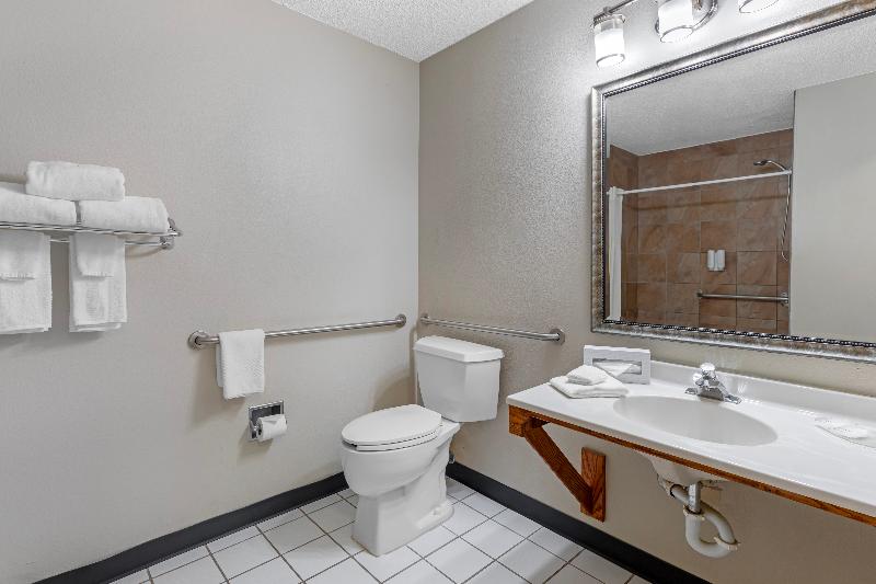 Econo Lodge Longmont Area image
