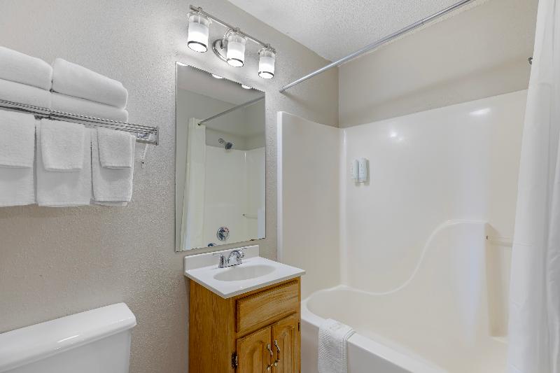 Econo Lodge Longmont Area image