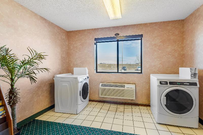 Econo Lodge Longmont Area image