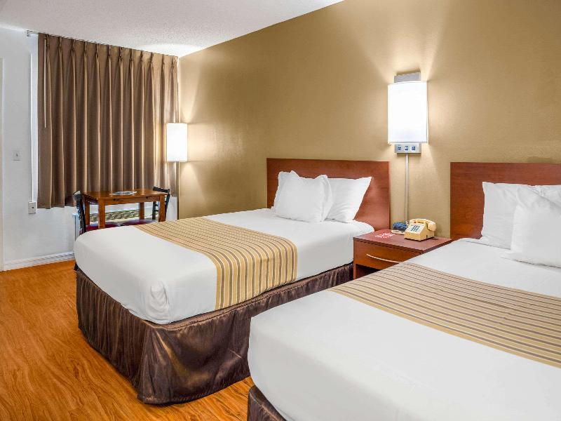 Econo Lodge Crystal River image
