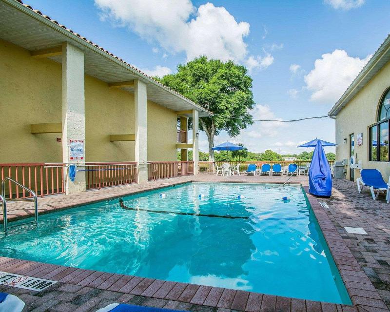 Quality Inn & Suites Mt Dora North image
