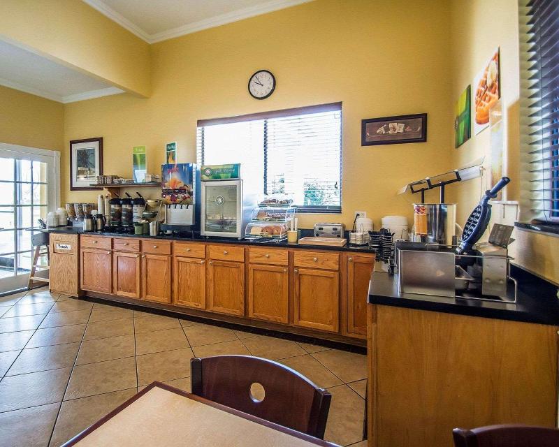 Quality Inn & Suites Mt Dora North image