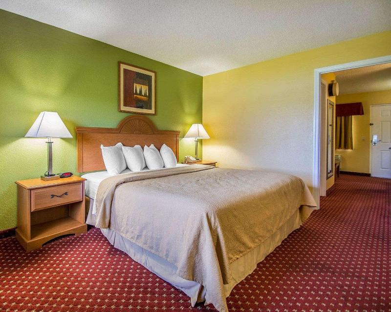 Quality Inn & Suites Mt Dora North image