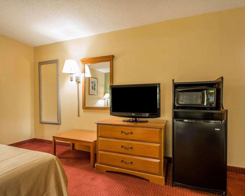 Quality Inn & Suites Mt Dora North image