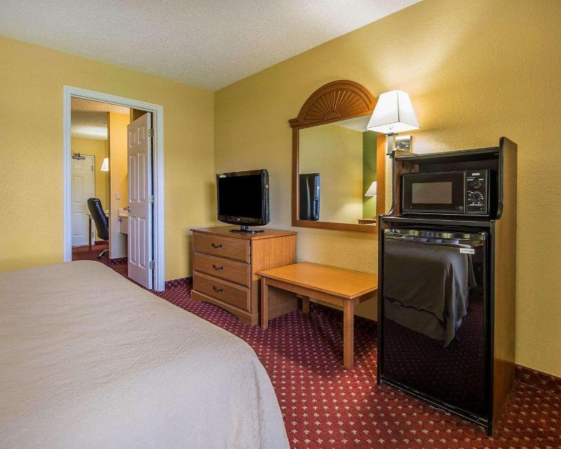 Quality Inn & Suites Mt Dora North image
