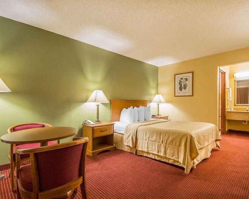 Quality Inn & Suites Mt Dora North image