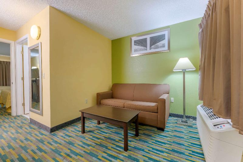 Quality Inn & Suites Mt Dora North image