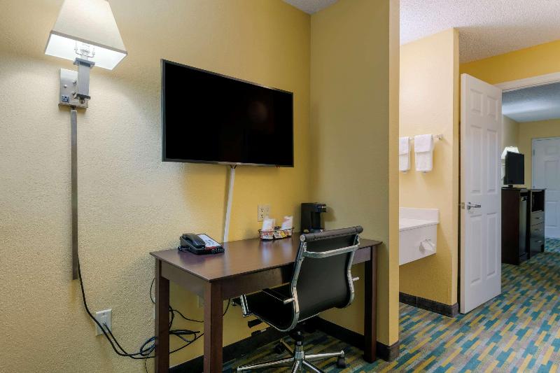 Quality Inn & Suites Mt Dora North image