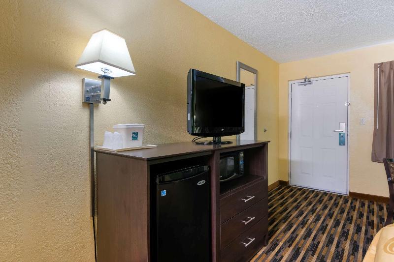 Quality Inn & Suites Mt Dora North image