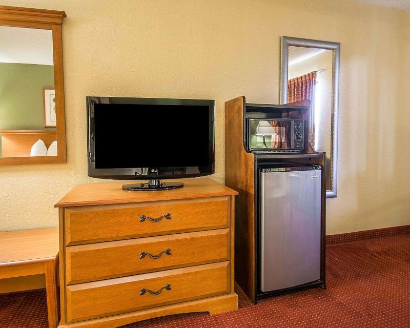 Quality Inn & Suites Mt Dora North image