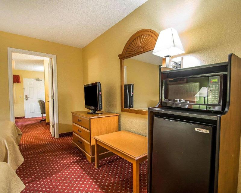 Quality Inn & Suites Mt Dora North image