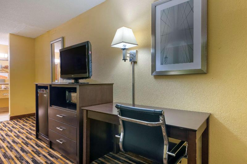 Quality Inn & Suites Mt Dora North image