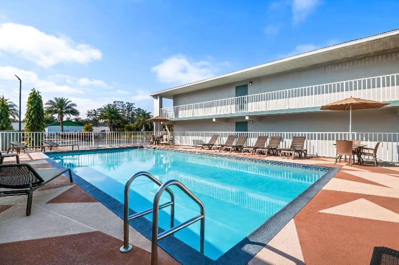 Quality Inn near Blue Spring image