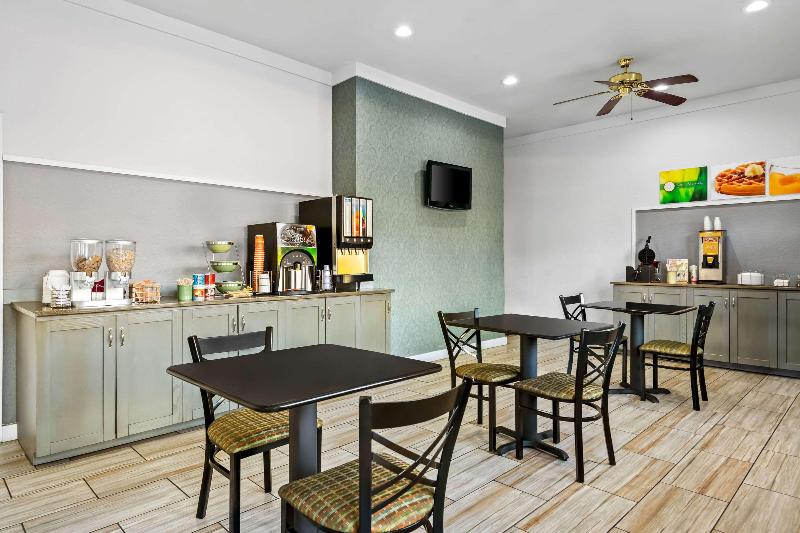 Quality Inn near Blue Spring image