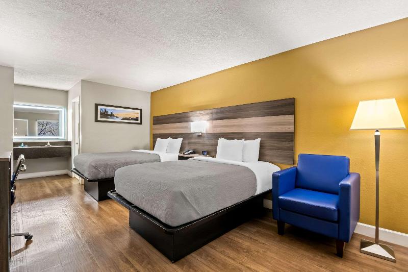 Quality Inn near Blue Spring image