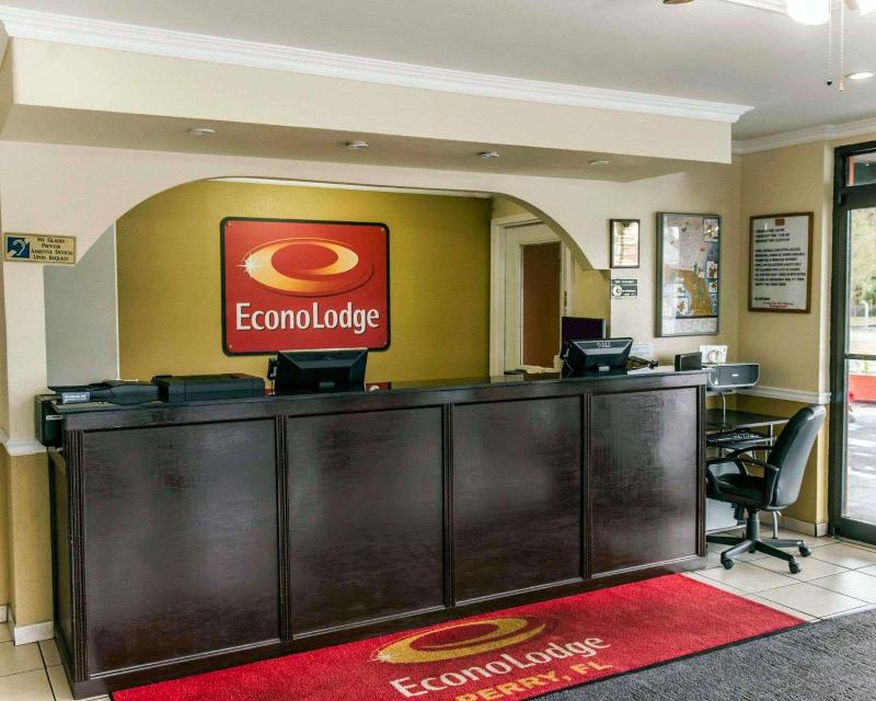 Econo Lodge Perry Area image