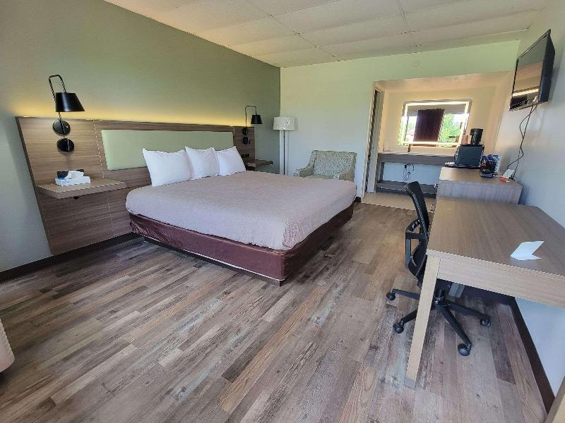 Econo Lodge Perry Area image