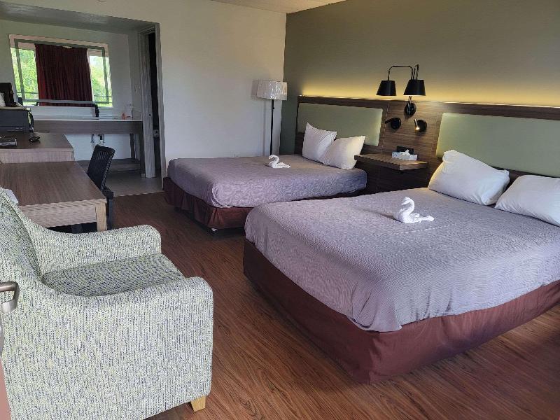Econo Lodge Perry Area image