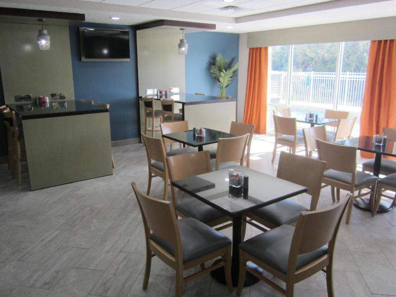 Best Western Waldo Inn & Suites image