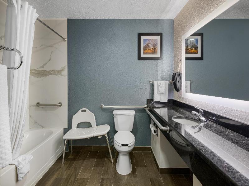 Best Western Waldo Inn & Suites image