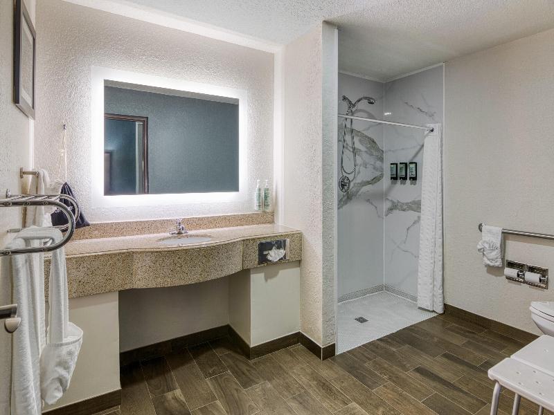 Best Western Waldo Inn & Suites image