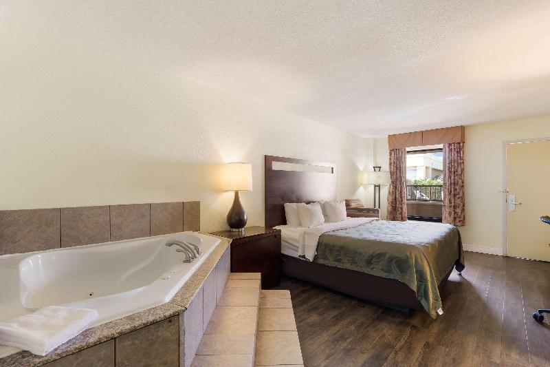 Quality Inn & Suites Statesboro Area - фото отеля