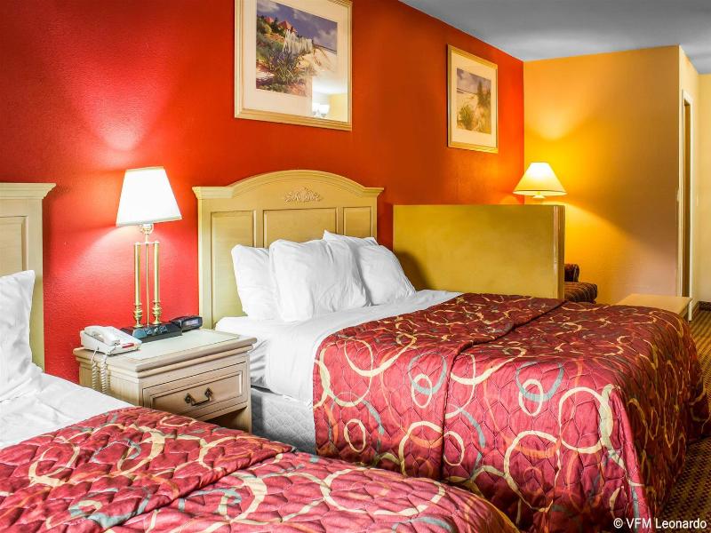 Econo Lodge Inn & Suites Walnut image