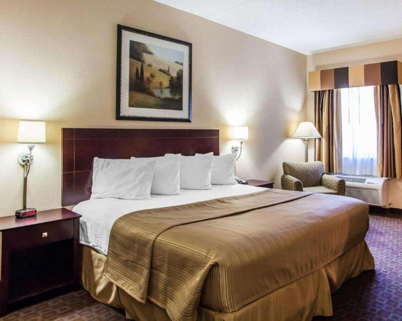 Quality Inn Morton At I-74 image