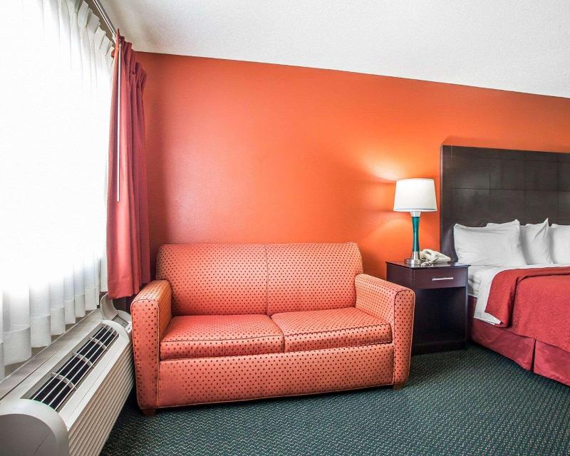 Quality Inn Morton At I-74 image