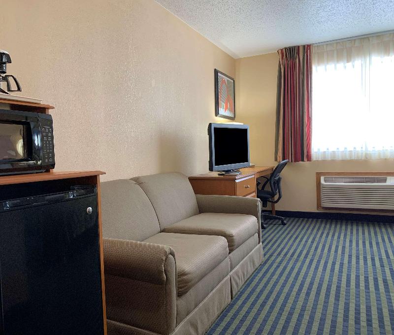 SUITE KING BED NON SMOKING