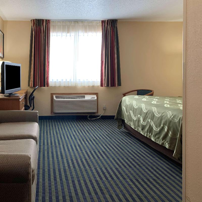 SUITE KING BED NON SMOKING
