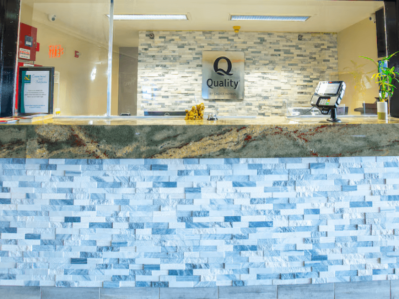 Quality Inn & Suites Woodstock Near Lake Geneva image