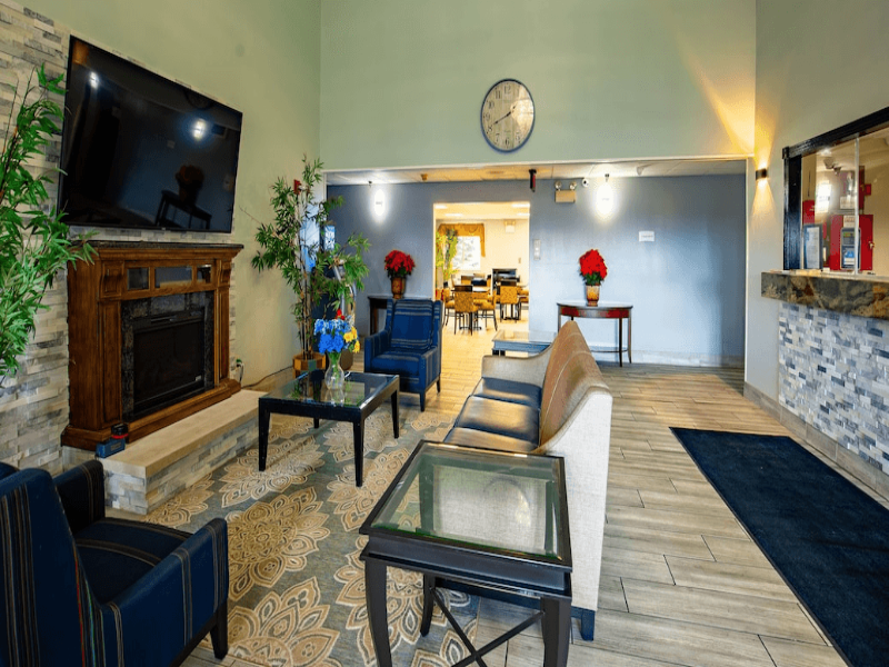 Quality Inn & Suites Woodstock Near Lake Geneva image