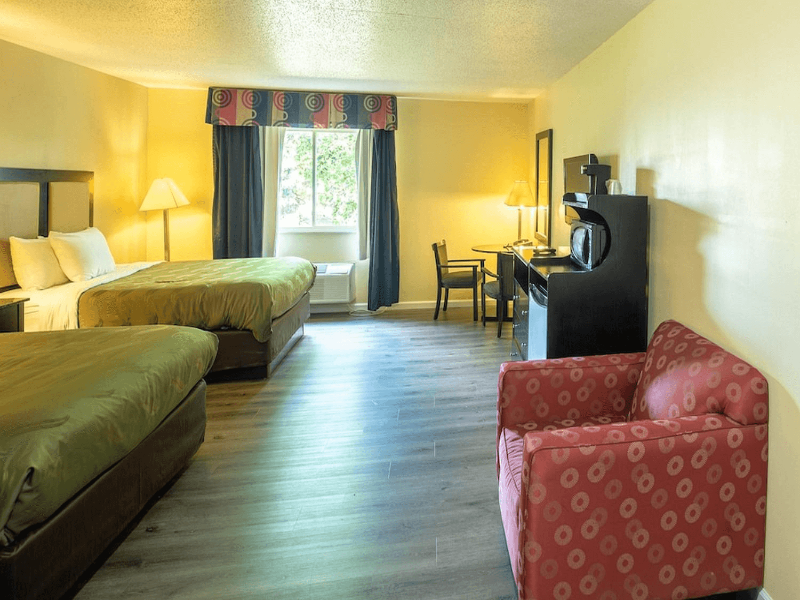 Quality Inn & Suites Woodstock Near Lake Geneva image