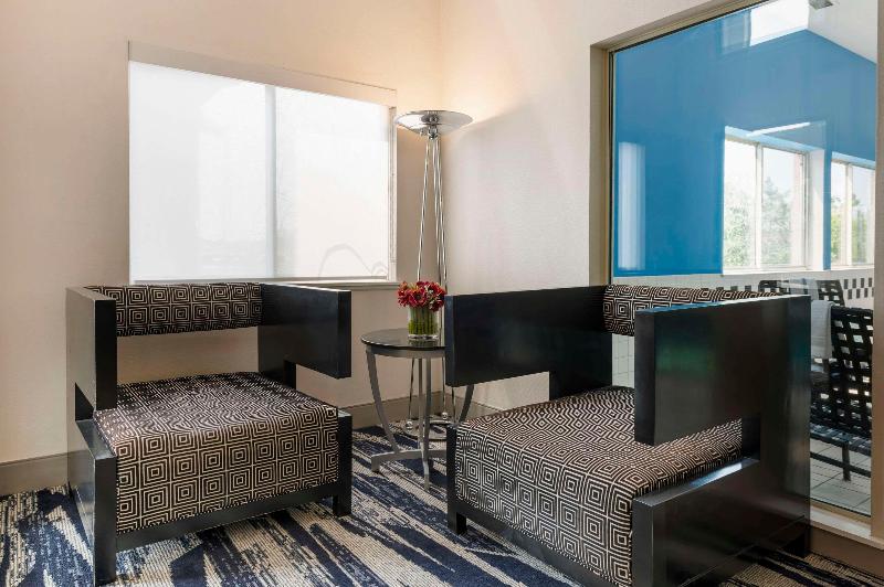 Comfort Inn Edinburgh - Columbus image