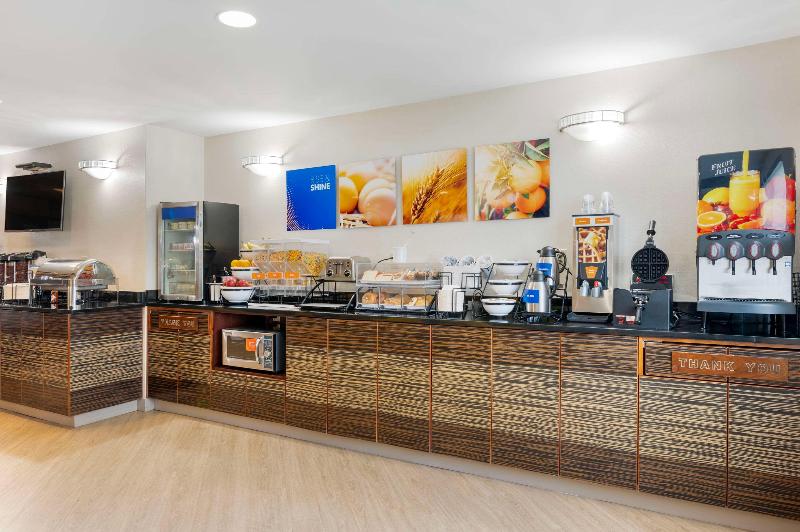Comfort Inn Edinburgh - Columbus image
