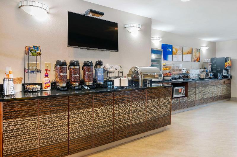 Comfort Inn Edinburgh - Columbus image