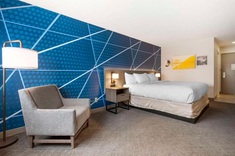 Comfort Inn Edinburgh - Columbus image