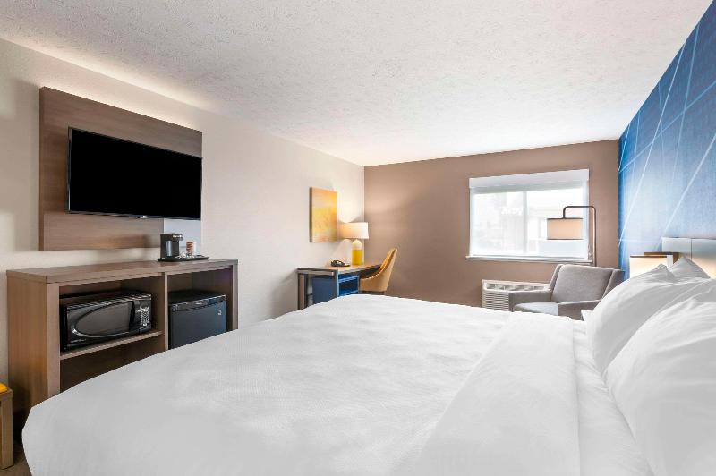 Comfort Inn Edinburgh - Columbus image