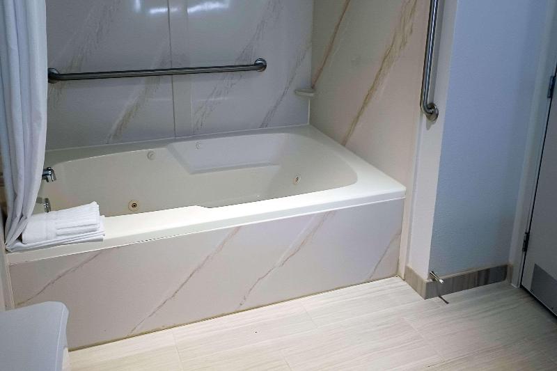 Comfort Inn Edinburgh - Columbus image