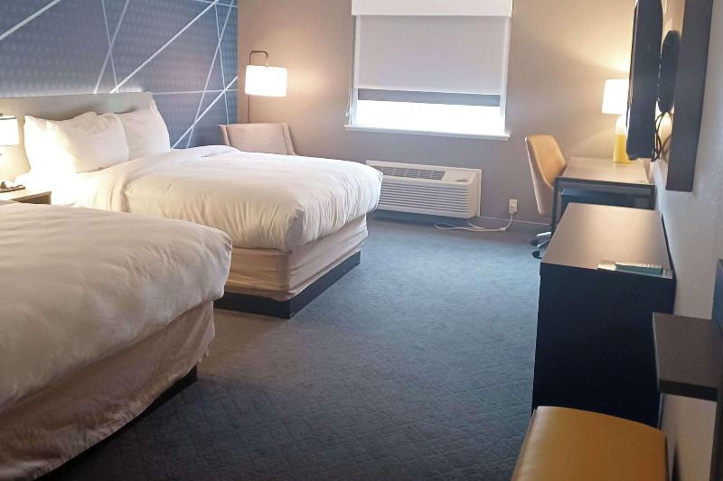 Comfort Inn Edinburgh - Columbus image