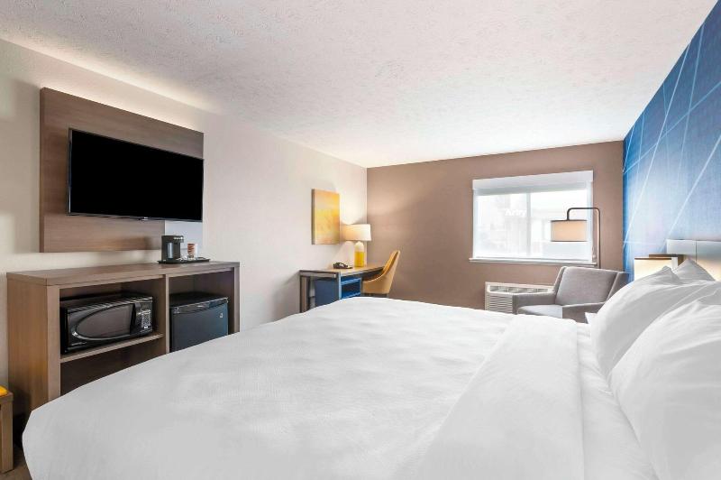Comfort Inn Edinburgh - Columbus image