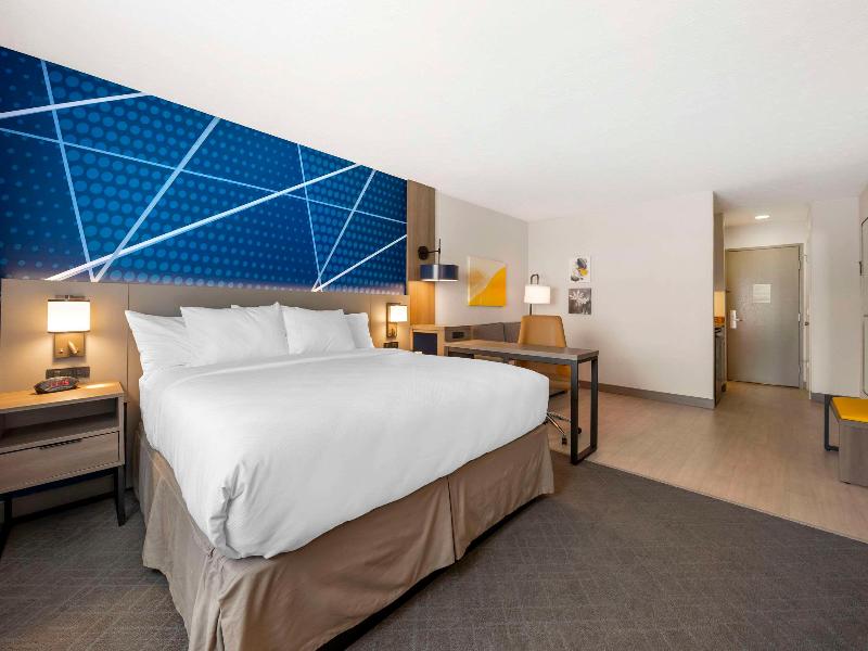 Comfort Inn Edinburgh - Columbus image