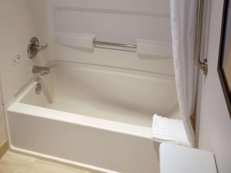 Comfort Inn Edinburgh - Columbus image