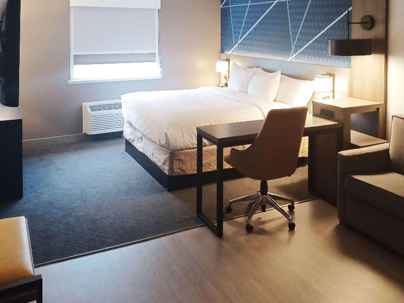 Comfort Inn Edinburgh - Columbus image