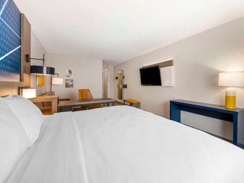 Comfort Inn Edinburgh - Columbus image