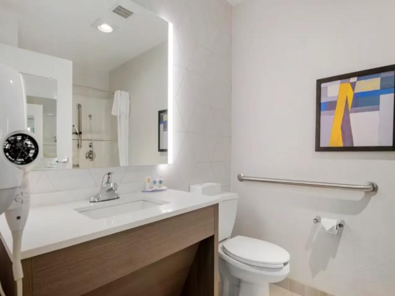 Comfort Inn Edinburgh - Columbus image