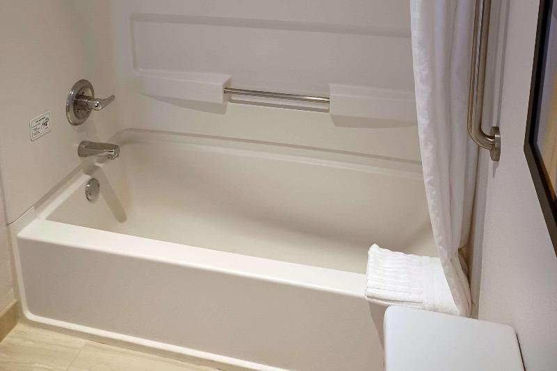 Comfort Inn Edinburgh - Columbus image