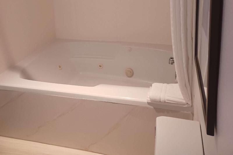Comfort Inn Edinburgh - Columbus image