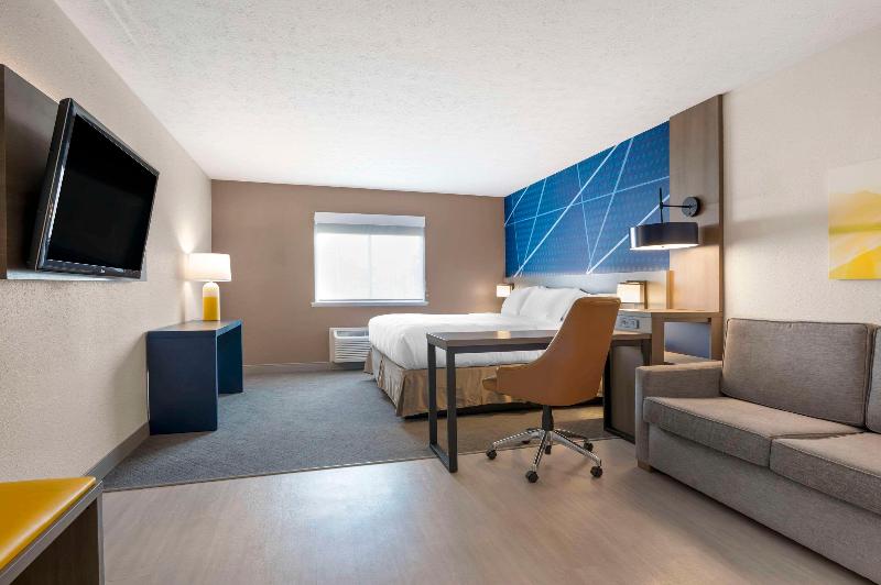 Comfort Inn Edinburgh - Columbus image
